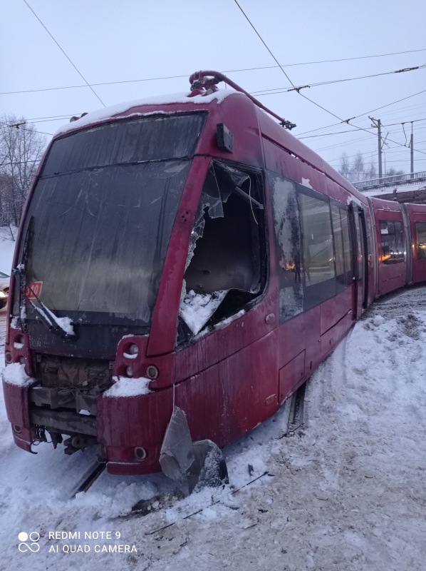 Пожарно-спасательные подразделения МЧС России реагировали на дорожно-транспортное происшествие с горением в г. Казань