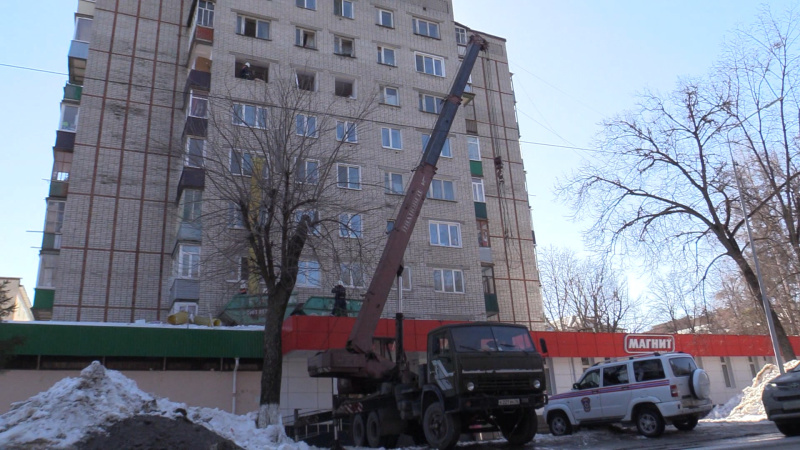 На месте происшествия в Зеленодольске проводятся работы по разбору конструкций с применением тяжелой техники