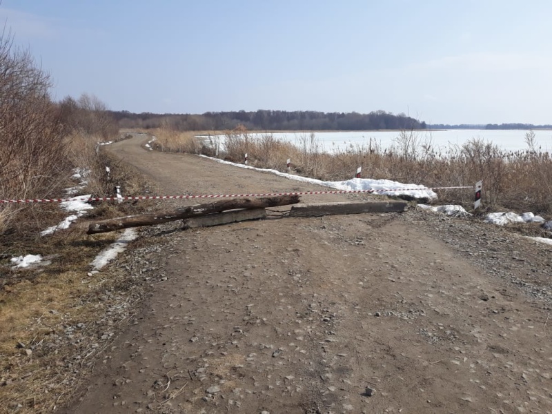 На контроле - подмыв водопропускных труб на реке Бездна и осыпь одной из местных грунтовых дорог в с. Никольское Спасского района