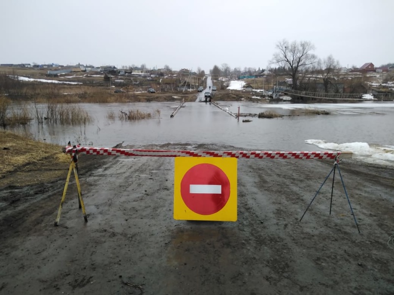 На контроле - подтопление низководного моста в Новошешминском районе