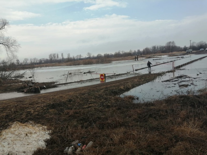 На контроле - подтопление низководного моста в Новошешминском районе