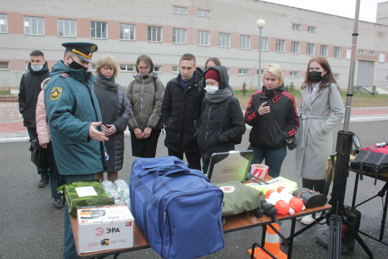 Экскурсия в МЧС в честь 20-летия Всероссийского студенческого корпуса спасателей