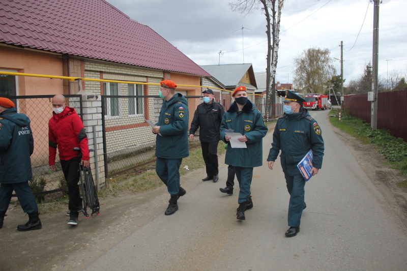 В майские выходные дни сотрудники МЧС ещё раз напоминают гражданам о соблюдении правил пожарной безопасности