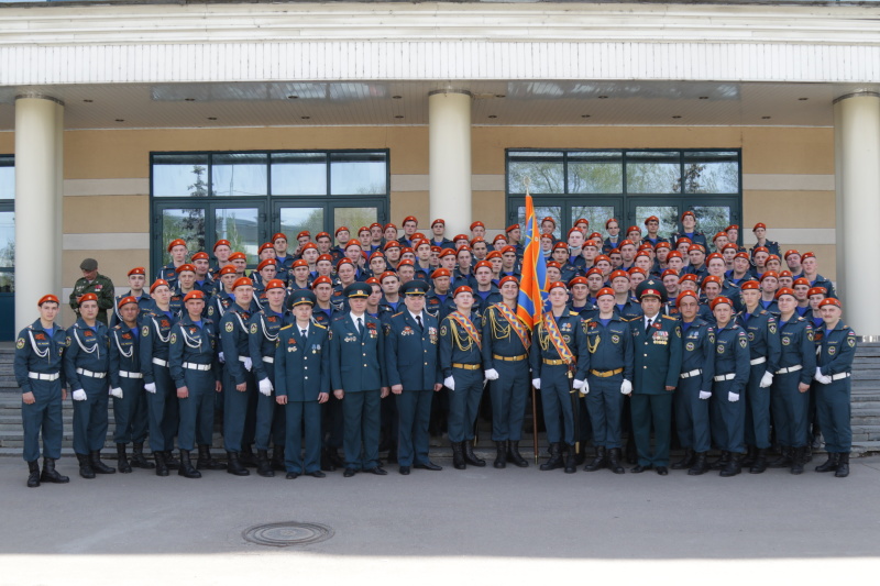 Сотрудники МЧС приняли участие в военном параде Казанского гарнизона в честь 76-й годовщины Победы в Великой Отечественной войне