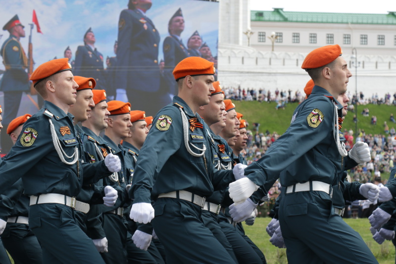 Сотрудники МЧС приняли участие в военном параде Казанского гарнизона в честь 76-й годовщины Победы в Великой Отечественной войне