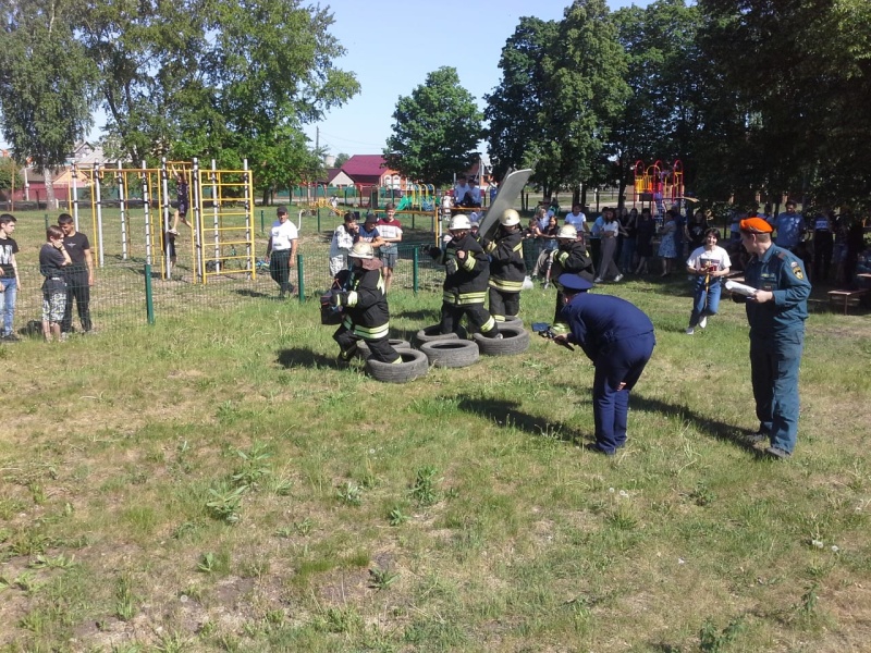 Дружины юных пожарных соревновались в День защиты детей