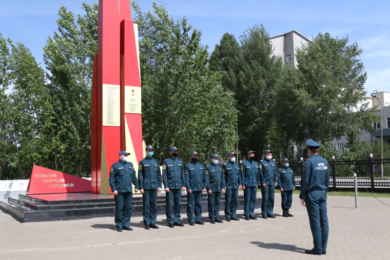 В честь Дня России – торжественные построения и усиленный режим несения службы