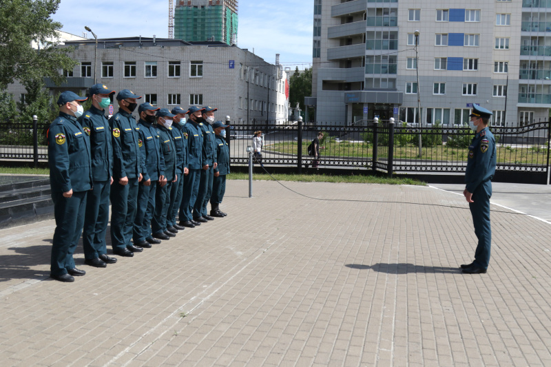 В честь Дня России – торжественные построения и усиленный режим несения службы