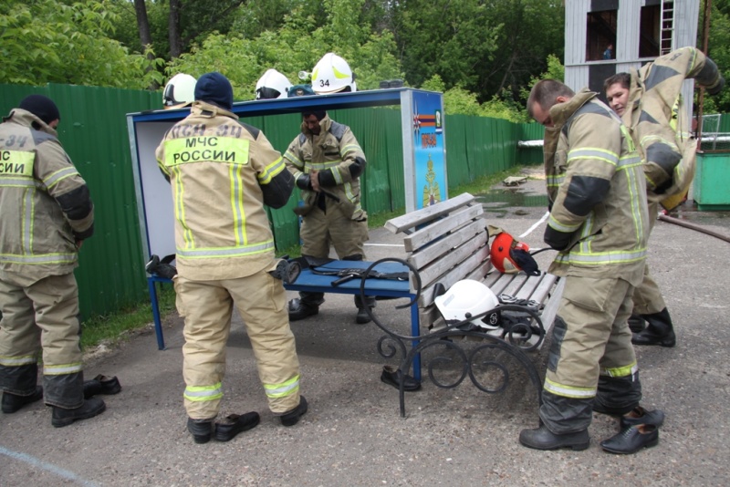 В Зеленодольске пожарные провели соревнования по боевому развертыванию