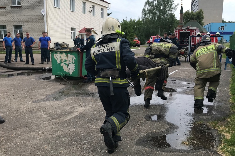 В Зеленодольске пожарные провели соревнования по боевому развертыванию