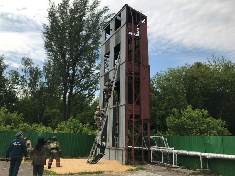 В Зеленодольске пожарные провели соревнования по боевому развертыванию