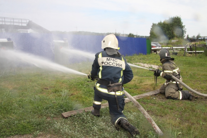 В Зеленодольске пожарные провели соревнования по боевому развертыванию