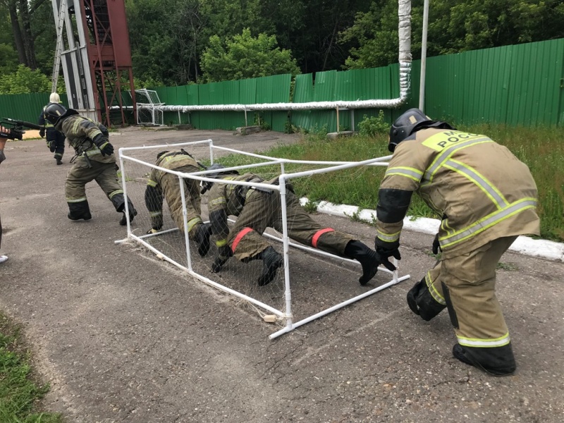 В Зеленодольске пожарные провели соревнования по боевому развертыванию