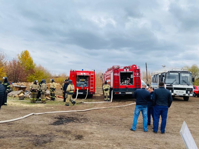 В первой половине дня 10 октября пожарные и спасатели завершили работы на месте авиакатастрофы в Мензелинске