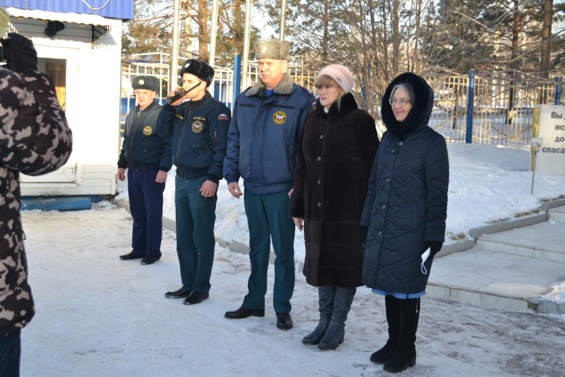 Нижнекамские огнеборцы чествуют юбиляров!