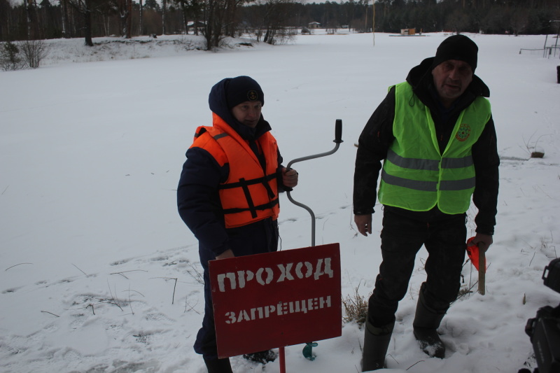 Воля пуще неволи: рыбаки во что бы то ни стало стремятся выйти на опасный лёд