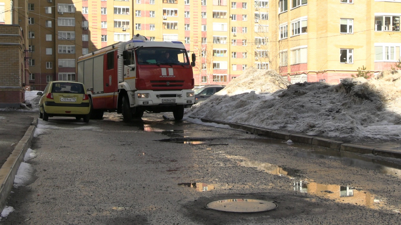 Припаркованные во дворах автомобили – серьёзное препятствие для пожарной техники