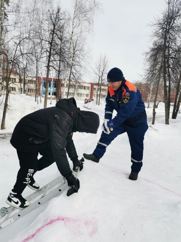 «Роза ветров» заманила спасателей