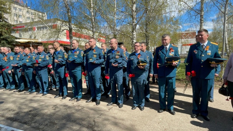 В Бугульме состоялся  памятный митинг у стелы огнеборца - Героя Советского Союза Газинура Гафиатуллина