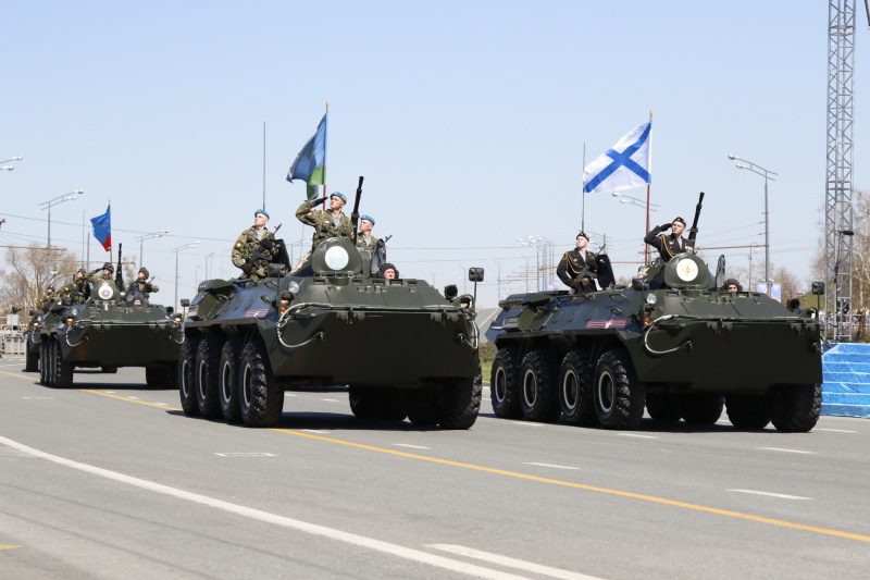 Сотрудники МЧС приняли участие в военном параде Казанского гарнизона в честь 77-й годовщины Победы в Великой Отечественной войне