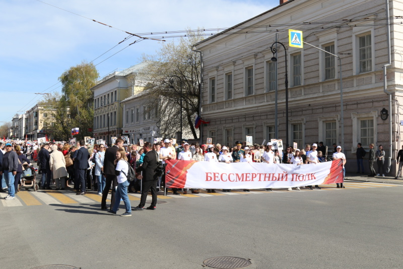 В акции "Бессмертный полк" приняли участие руководство и сотрудники Главного управления МЧС России по РТ