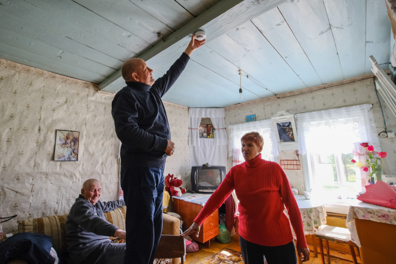 Нижнекамские пожарные поздравили с юбилеем своего ветерана