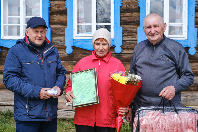 Нижнекамские пожарные поздравили с юбилеем своего ветерана