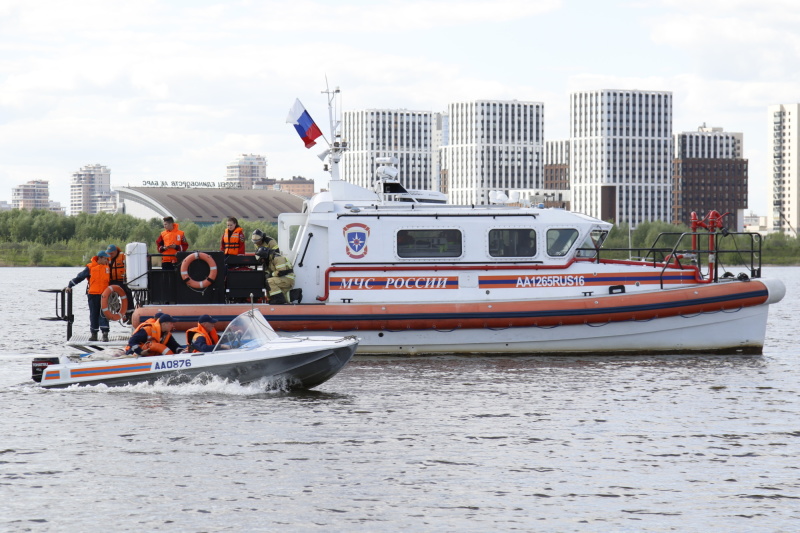 Условный пожар удалось потушить при помощи двух катеров