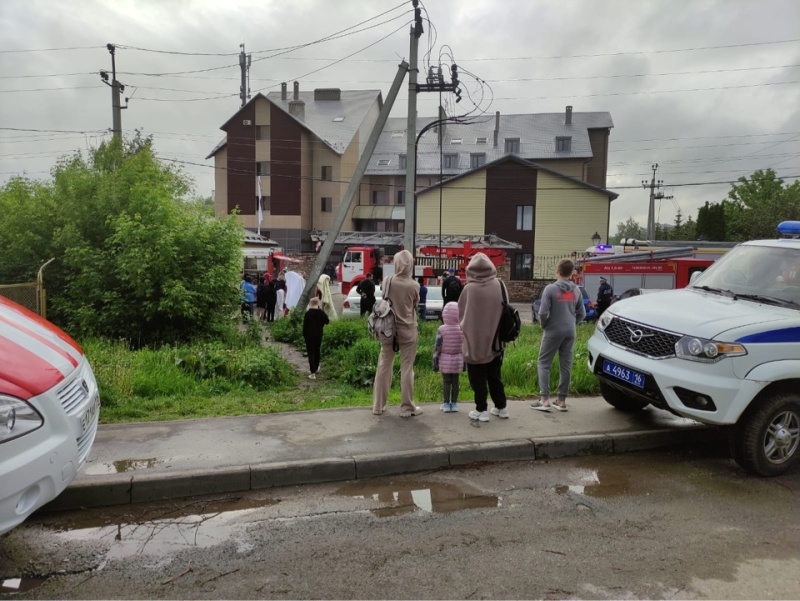 Пожарно-спасательные подразделения МЧС России ликвидировали пожар в городе Казань