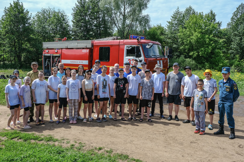 Урок пожарной безопасности в «Школе выживания»: нижнекамские огнеборцы посетили подростковый палаточный лагерь