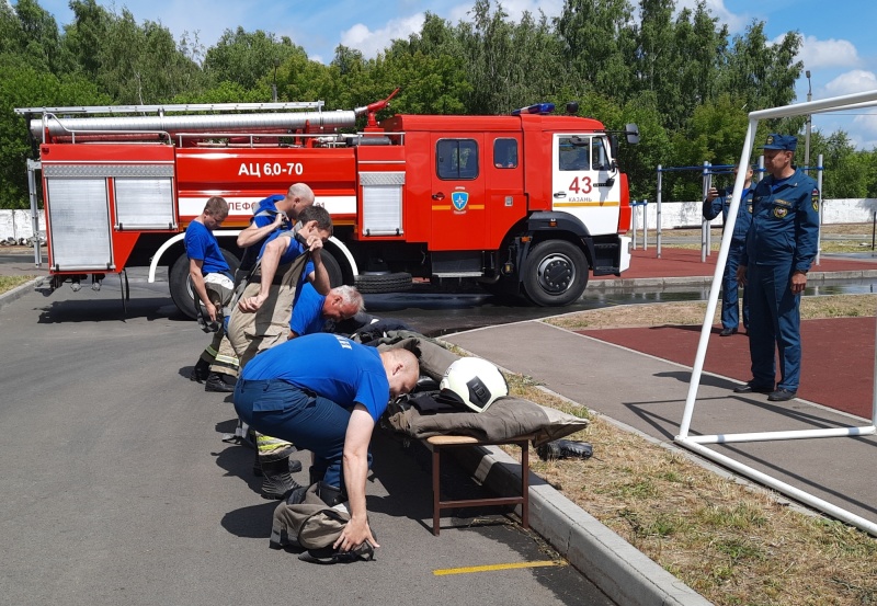 Пожарные отряда ФПС ГПС ФГБУ «Управление ДП ФПС ГПС по Республике Татарстан» соревновались по боевому развертыванию