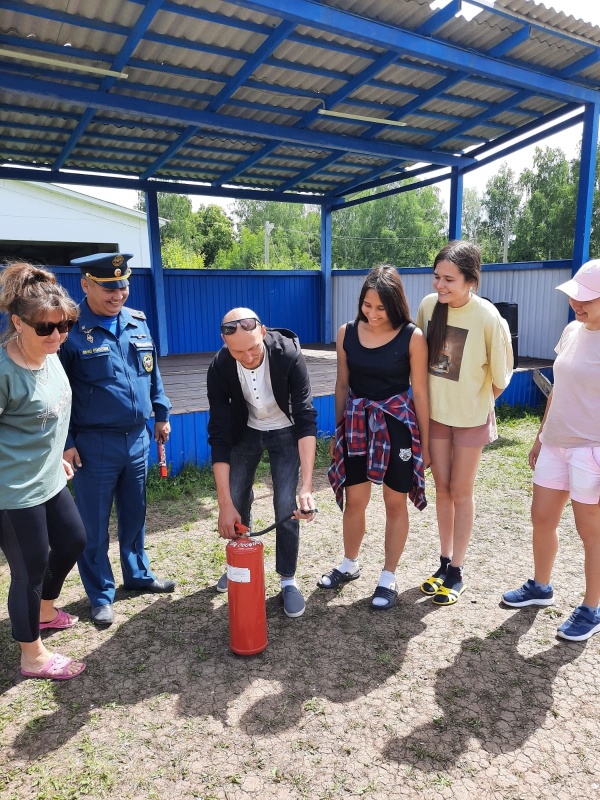 Противопожарный инструктаж с персоналом детских лагерей