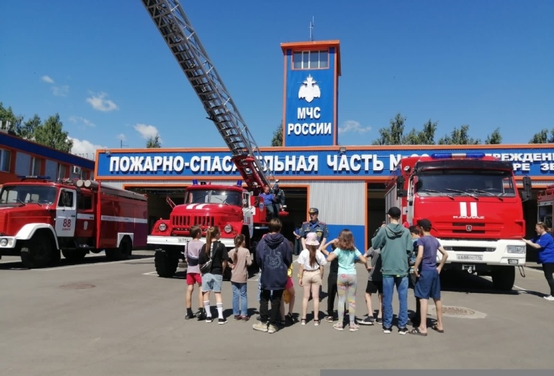 День открытых дверей в пожарной части для  ребят из многодетных и неполных семей