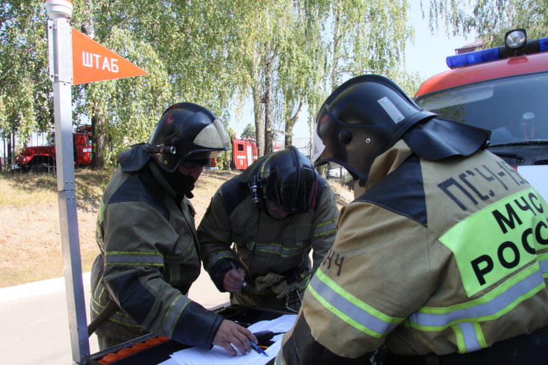 Зеленодольские пожарные провели  пожарно-тактические учения в Васильевской кадетской школе-интернате