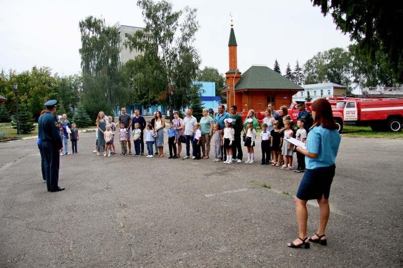 Зеленодольские пожарные организовали для детей День первоклассника