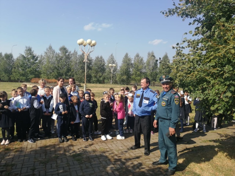 Профилактическая беседа по пожарной безопасности с персоналом школы и учениками