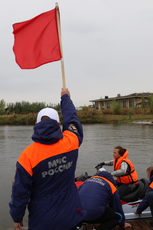 Девушки рулят! В Казани подводят итоги XV Чемпионата МЧС России по водно-моторным соревнованиям среди инспекторов ГИМС