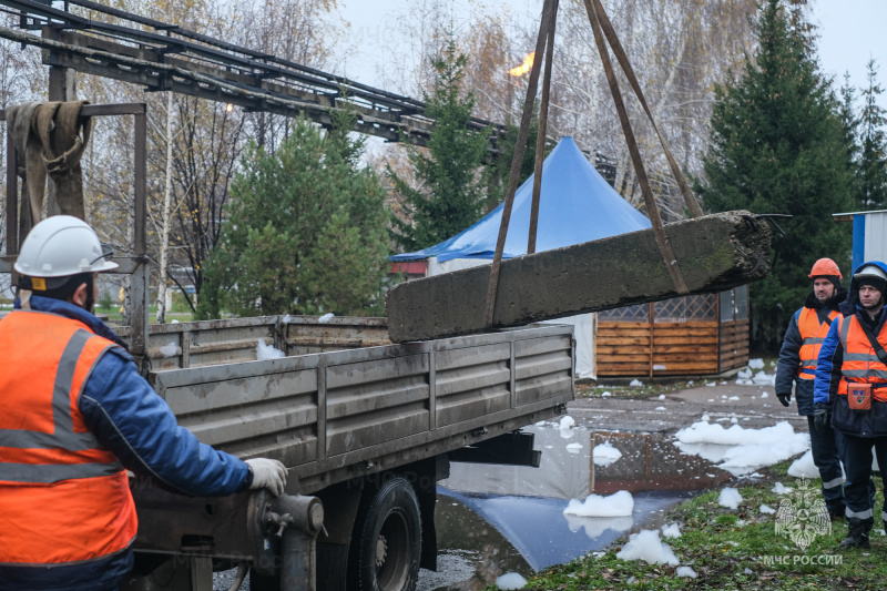 Нижнекамские огнеборцы приняли участие в тренировке по гражданской обороне