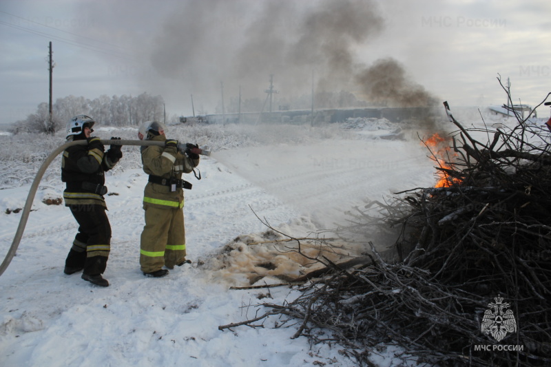 Лучший пожарный доброволец Поволжья на пожары выезжает вместе с женой