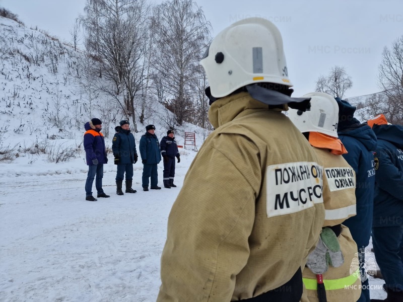 Открыта ледовая переправа через Каму по маршруту «село Покровское – поселок Красный Ключ»