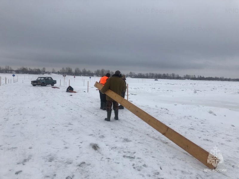 Открыта ледовая переправа через Каму по маршруту «село Покровское – поселок Красный Ключ»