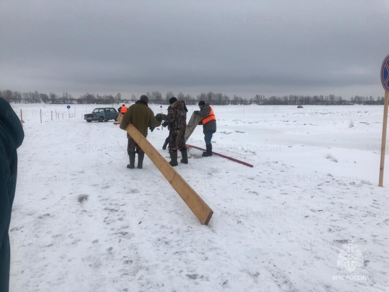 Открыта ледовая переправа через Каму по маршруту «село Покровское – поселок Красный Ключ»