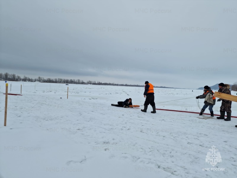 Открыта ледовая переправа через Каму по маршруту «село Покровское – поселок Красный Ключ»