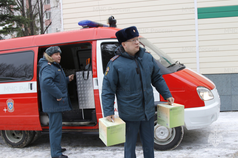 Волшебники из Казанского пожарно-спасательного гарнизона воплотили новогодние мечты малышей Республиканского Дома ребёнка