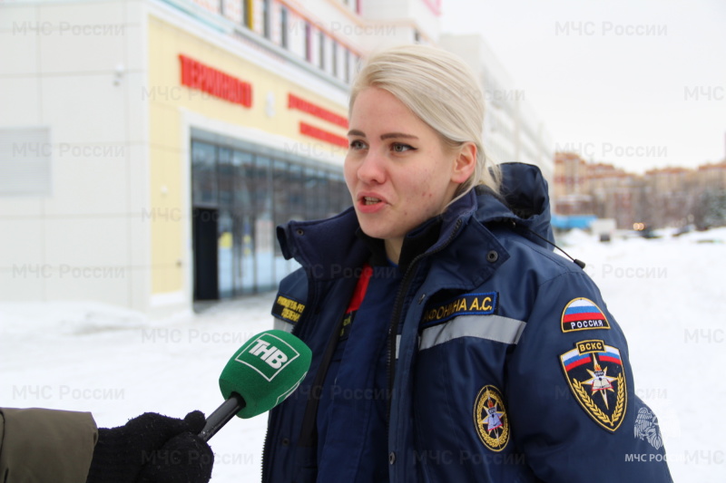 Десант супергероев в ДРКБ. Новогодняя сказка для детей от спасателей МЧС России и добровольцев Всероссийского студенческого корпуса спасателей