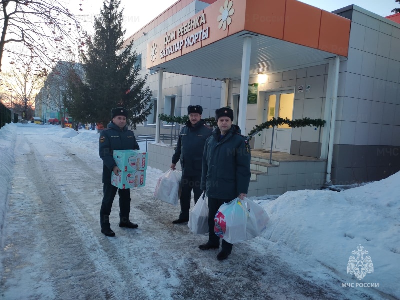 Помощь малышам накануне Нового года