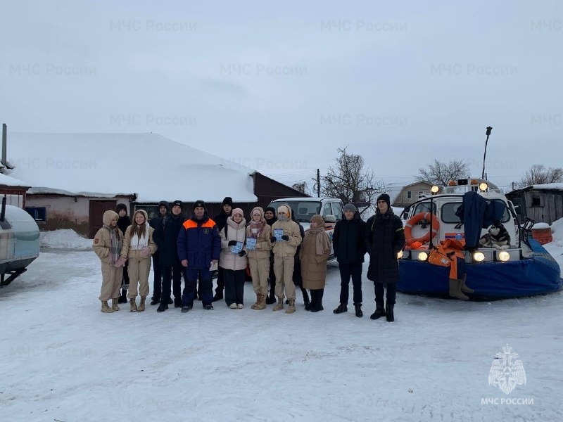 Сотни мальчишек и девчонок получили дипломы и экскурсию в подарок