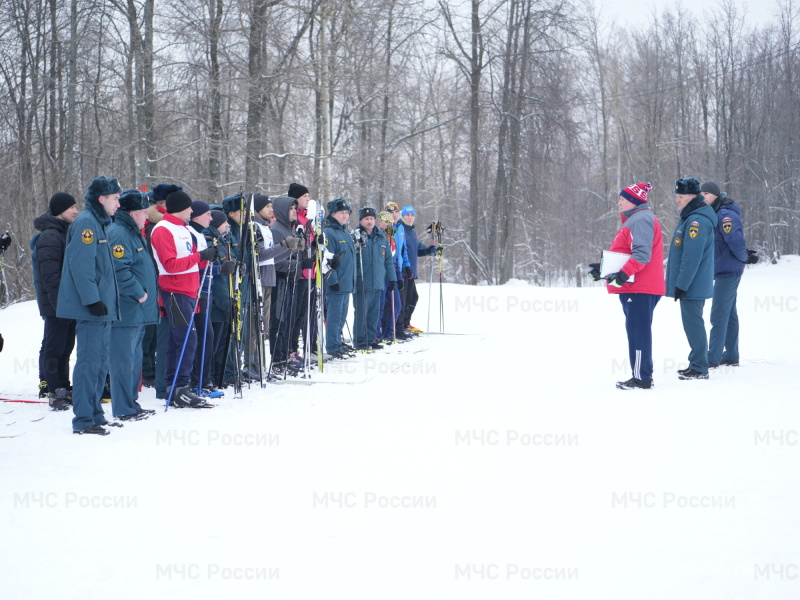 Боевое снаряжение на лыжную экипировку!