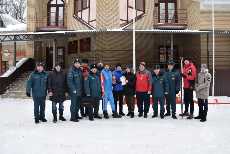 Боевое снаряжение на лыжную экипировку!