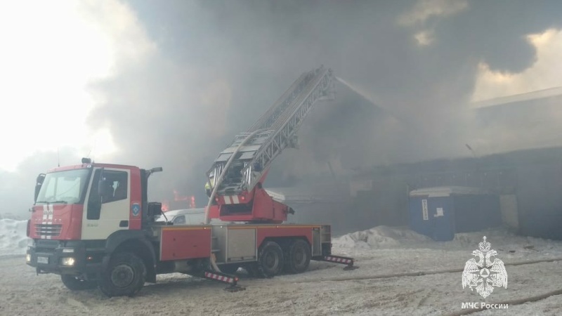 Пожарно-спасательные подразделения МЧС России ликвидировали пожар в городе Казани (активная интернет-ссылка на раздел "Оперативная информация" сайта ГУ МЧС России по РТ обязательна!)